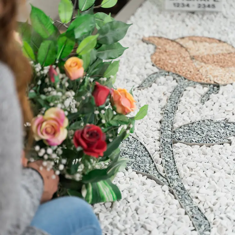 specialisti in manutenzione tombe e lapidi modena